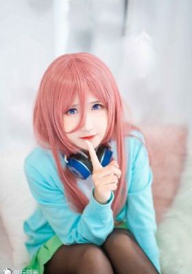 啊～嗯去电影院里做h