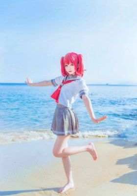 从天而降的女子从二楼掉下来了