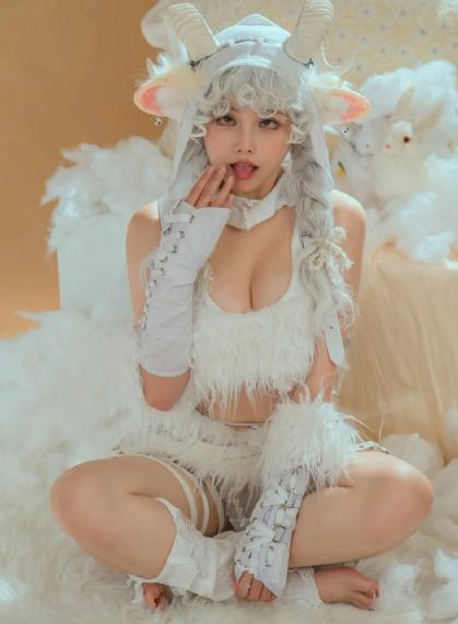 我的泳装女友